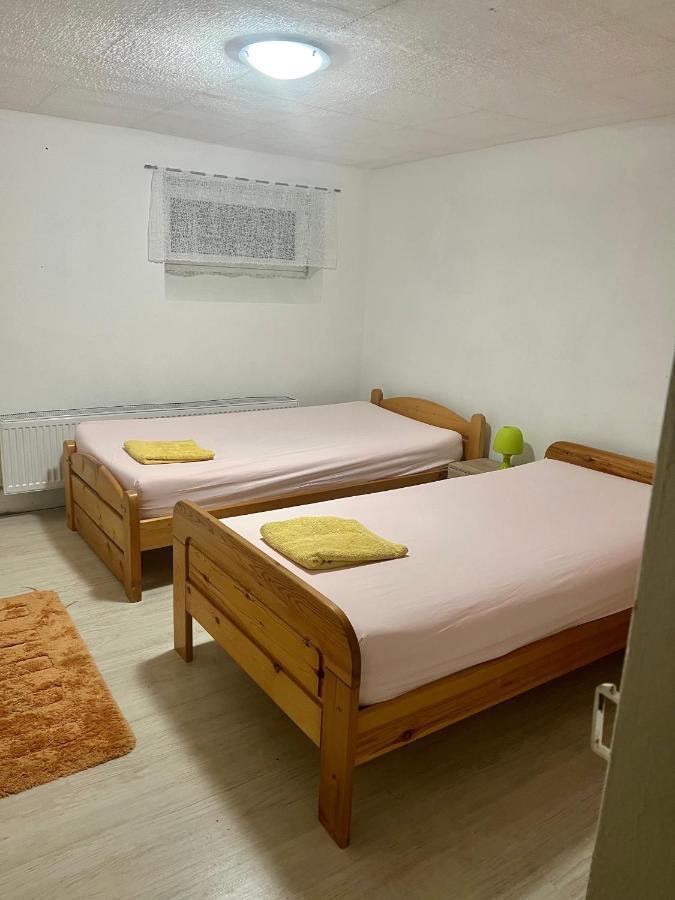 Doppelbett Zimmer Mit Gemeinschaftbad Borgholzhausen Экстерьер фото